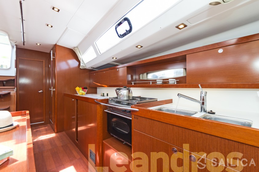 Oceanis 50 Family - Yacht Charter Sailica