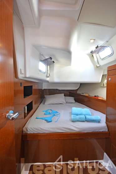 Oceanis 50 Family - Yacht Charter Sailica