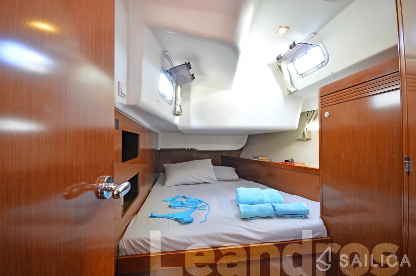 Oceanis 50 Family - Yacht Charter Sailica
