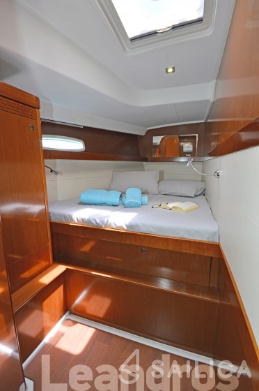 Oceanis 50 Family - Yacht Charter Sailica