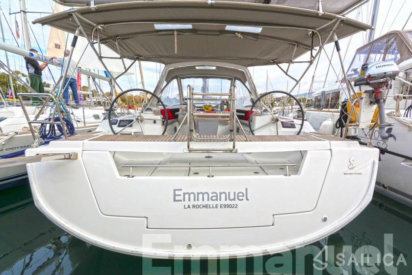 Oceanis 48 - Yacht Charter Sailica