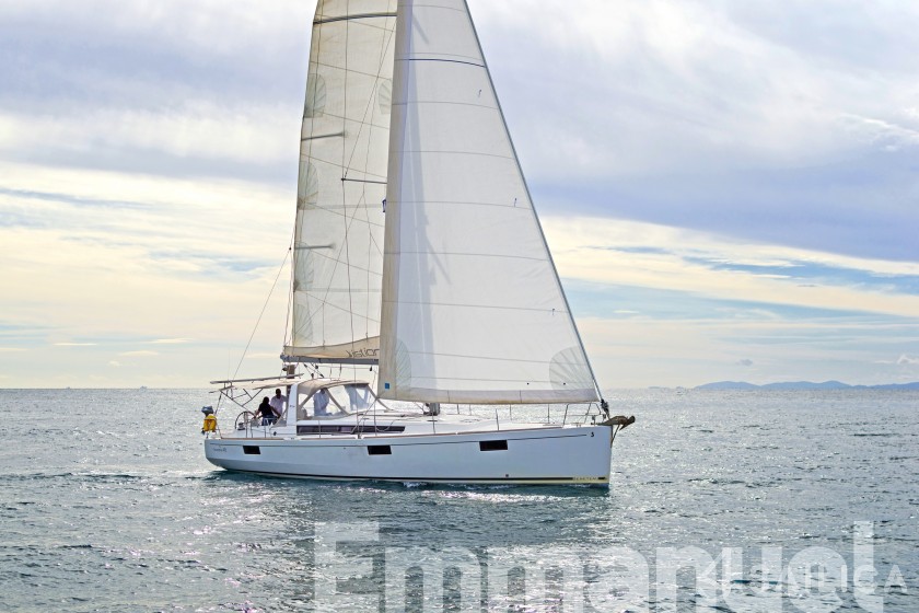 Oceanis 48 - Yacht Charter Sailica