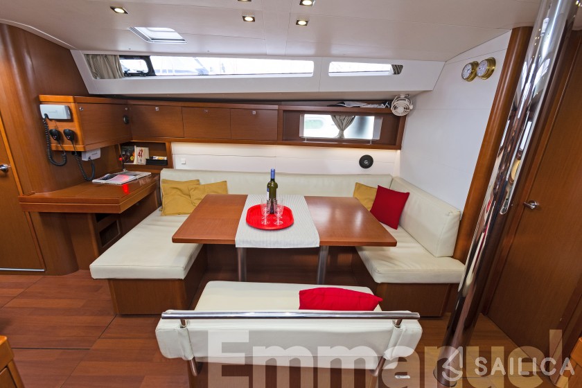 Oceanis 48 - Yacht Charter Sailica