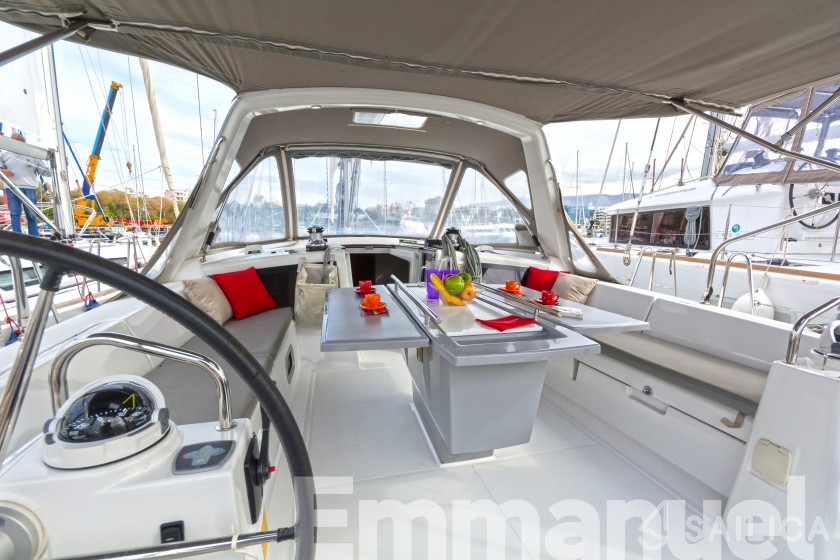 Oceanis 48 - Yacht Charter Sailica