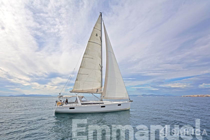 Oceanis 48 - Yacht Charter Sailica