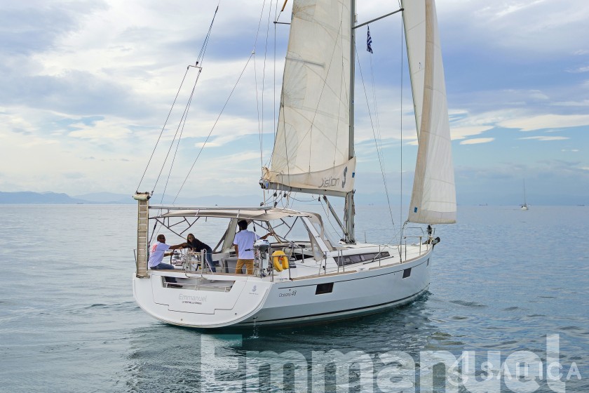 Oceanis 48 - Yacht Charter Sailica