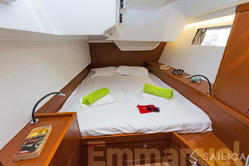 Oceanis 48 - Yacht Charter Sailica