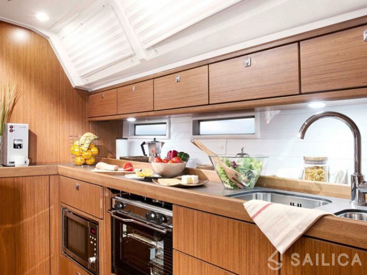 Bavaria 46 Cruiser - Yacht Charter Sailica