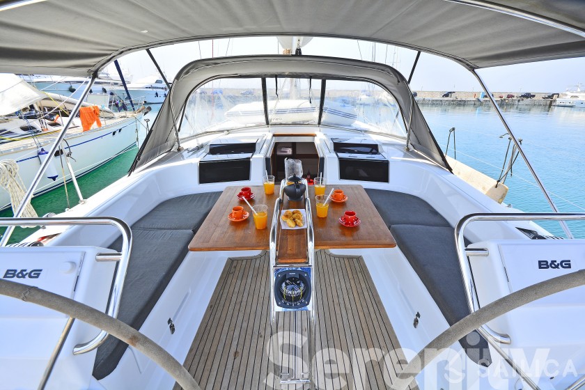 Hanse 455 - Yacht Charter Sailica