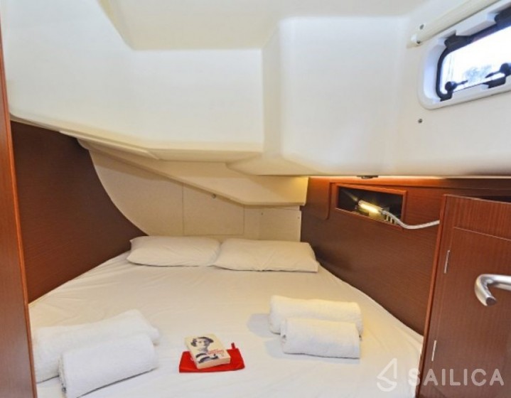 Hanse 455 - Yacht Charter Sailica