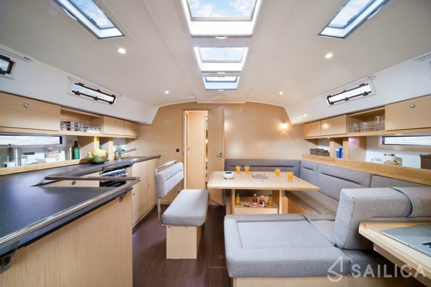 Bavaria 39 Cruiser - Yacht Charter Sailica