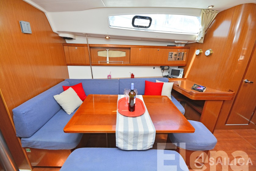 Oceanis 43 - Yacht Charter Sailica