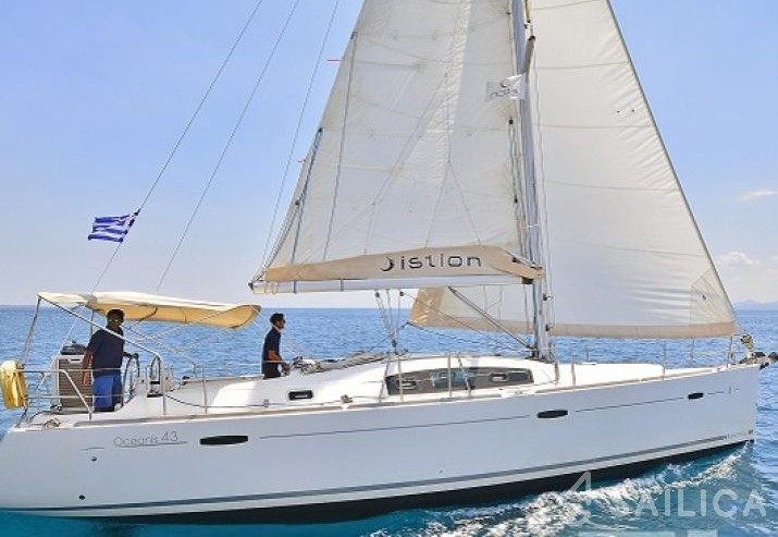 Oceanis 43 - Yacht Charter Sailica