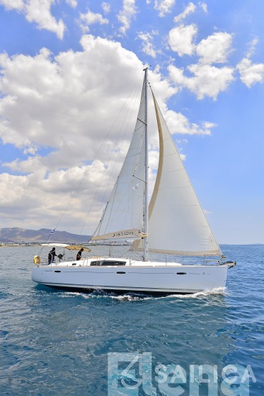 Oceanis 43 - Yacht Charter Sailica