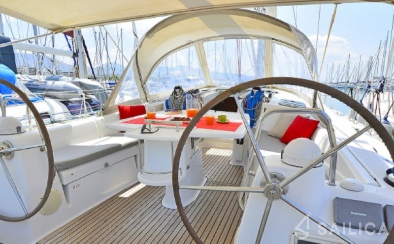 Oceanis 43 - Yacht Charter Sailica