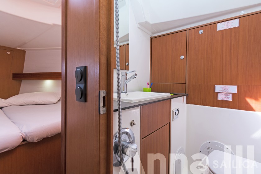 Bavaria Cruiser 40 - Yacht Charter Sailica
