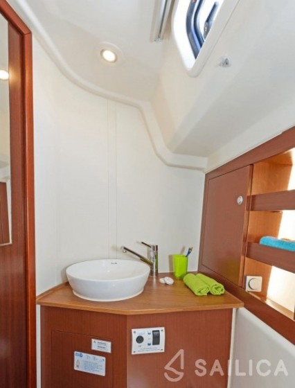 Hanse 385 - Yacht Charter Sailica