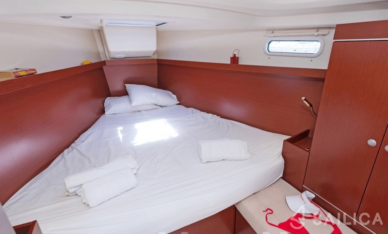 Hanse 385 - Yacht Charter Sailica
