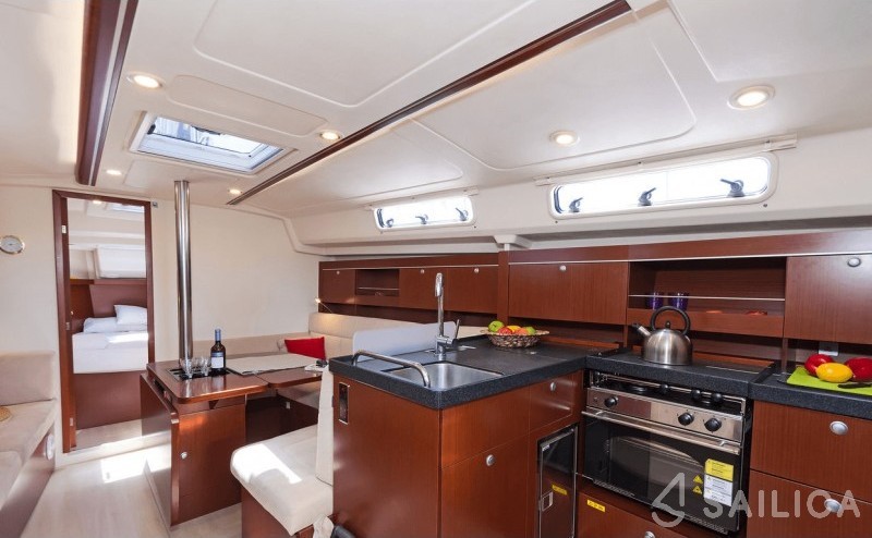 Hanse 385 - Yacht Charter Sailica