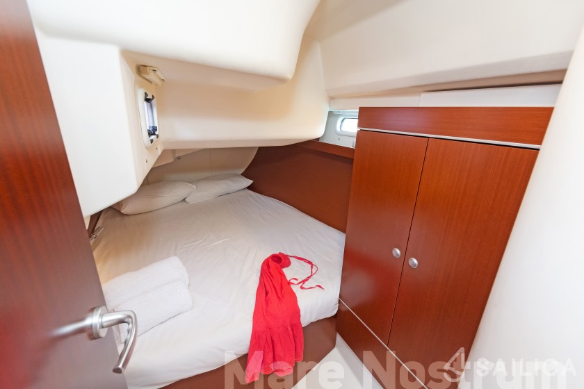 Hanse 385 - Yacht Charter Sailica