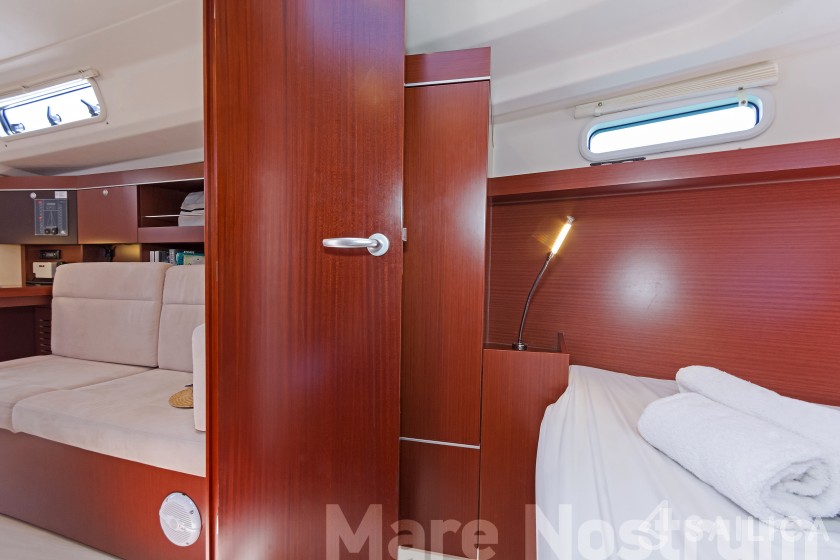 Hanse 385 - Yacht Charter Sailica