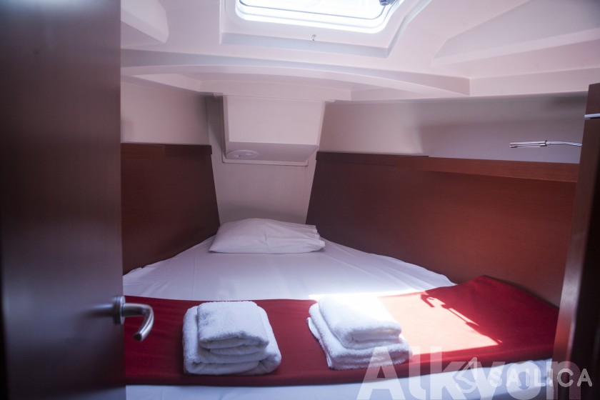 Hanse 345 - Yacht Charter Sailica
