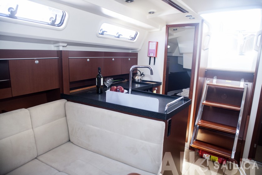 Hanse 345 - Yacht Charter Sailica