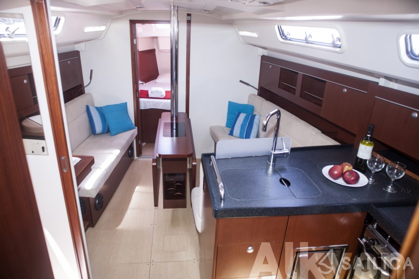 Hanse 345 - Yacht Charter Sailica