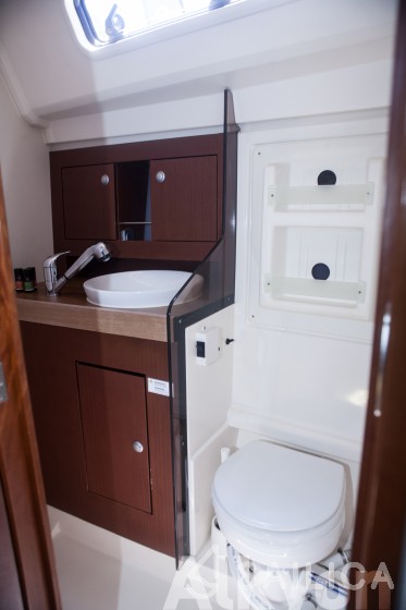 Hanse 345 - Yacht Charter Sailica
