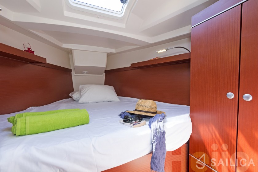Hanse 345 - Yacht Charter Sailica