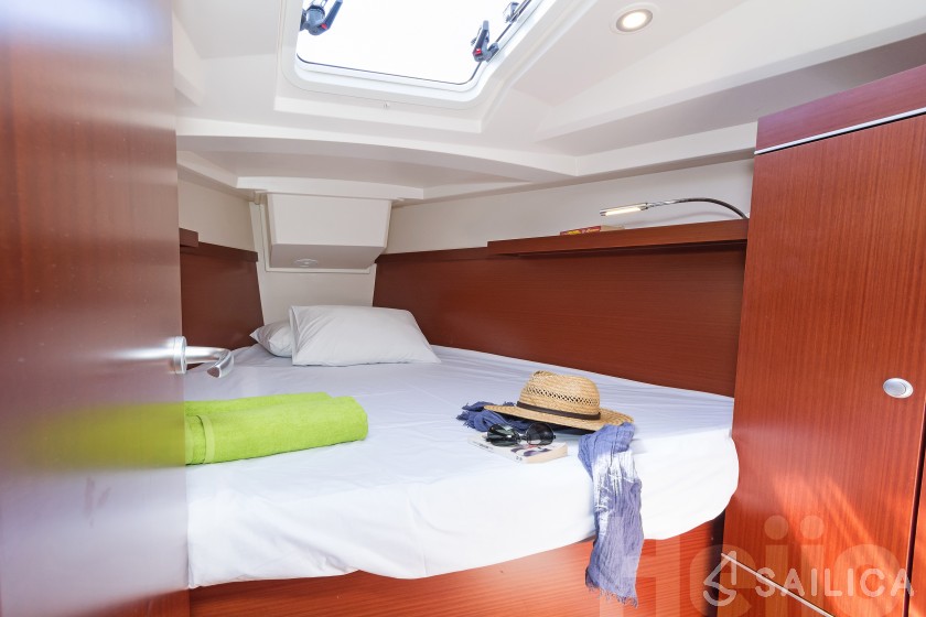 Hanse 345 - Yacht Charter Sailica