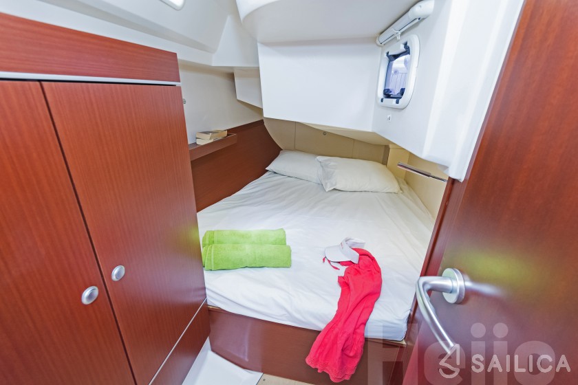 Hanse 345 - Yacht Charter Sailica