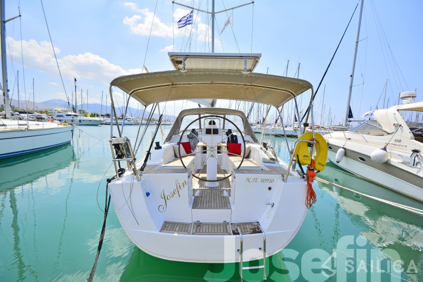 Hanse 325 - Yacht Charter Sailica
