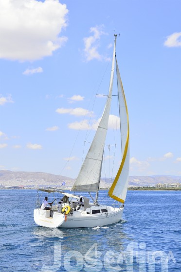 Hanse 325 - Yacht Charter Sailica