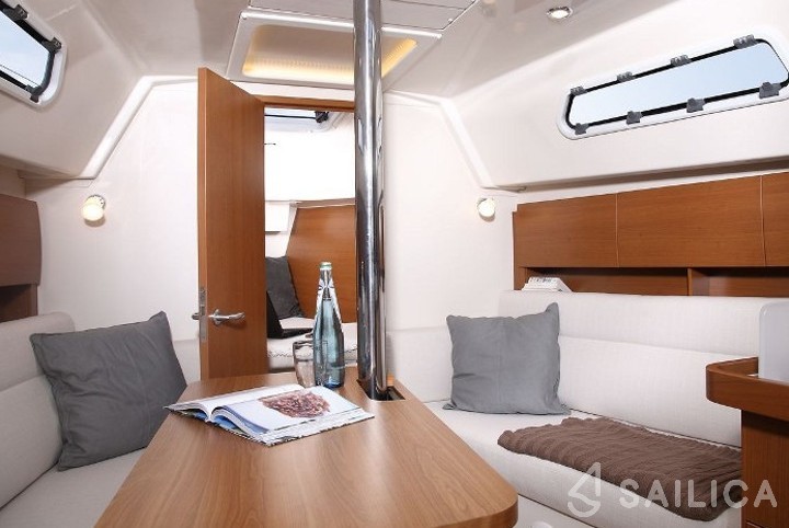 Hanse 325 - Yacht Charter Sailica