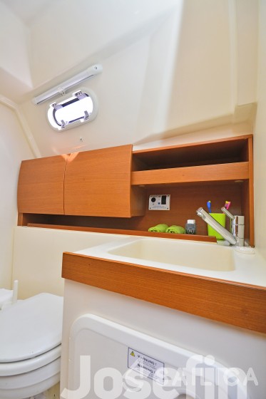 Hanse 325 - Yacht Charter Sailica
