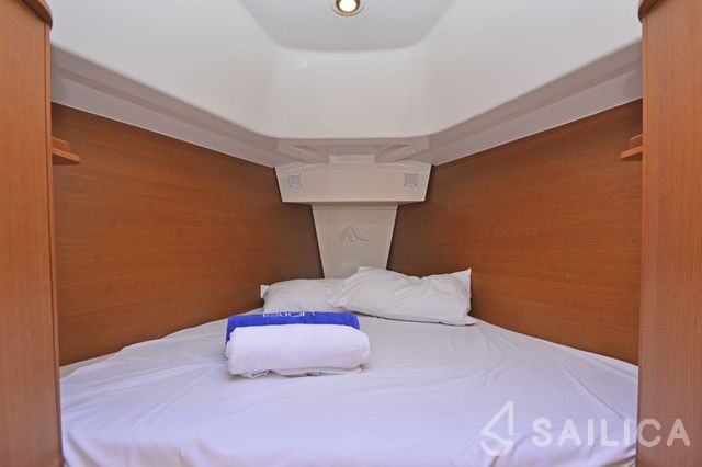 Hanse 325 - Yacht Charter Sailica