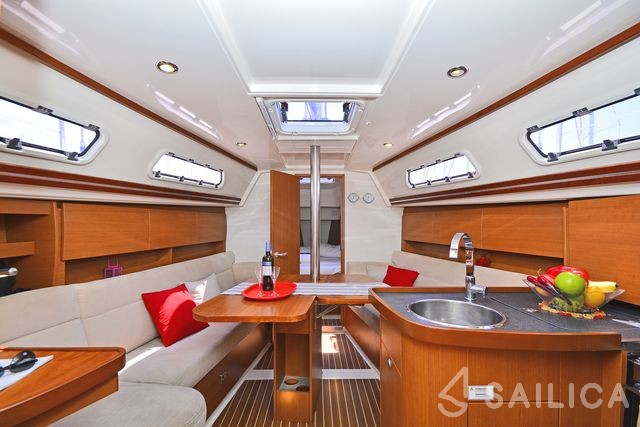 Hanse 325 - Yacht Charter Sailica