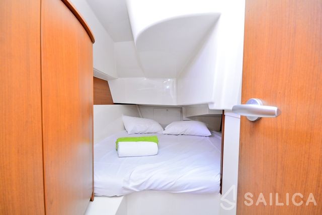 Hanse 325 - Yacht Charter Sailica