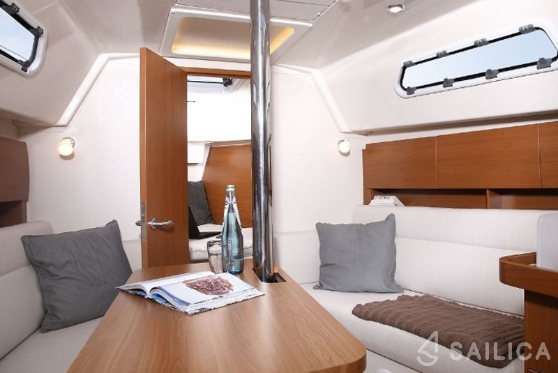 Hanse 325 - Yacht Charter Sailica