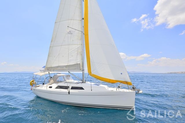 Hanse 325 - Yacht Charter Sailica