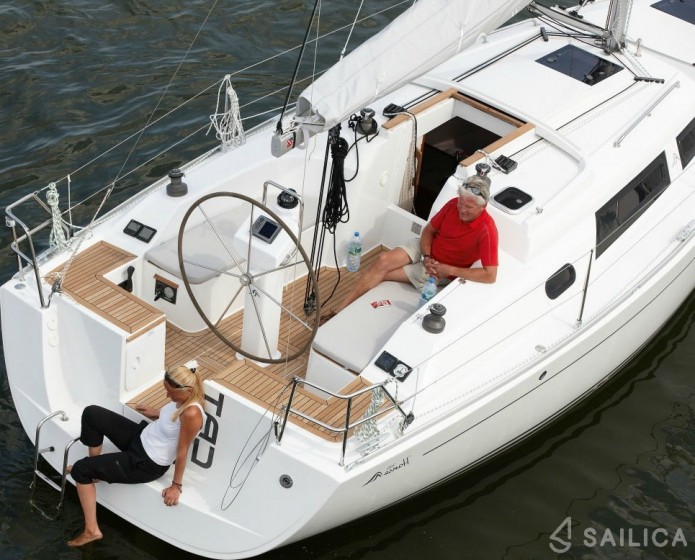 Hanse 325 - Yacht Charter Sailica