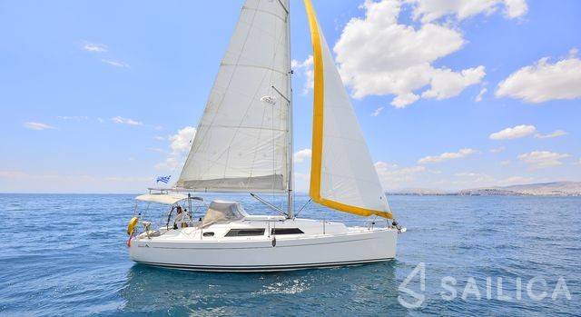 Hanse 325 - Yacht Charter Sailica