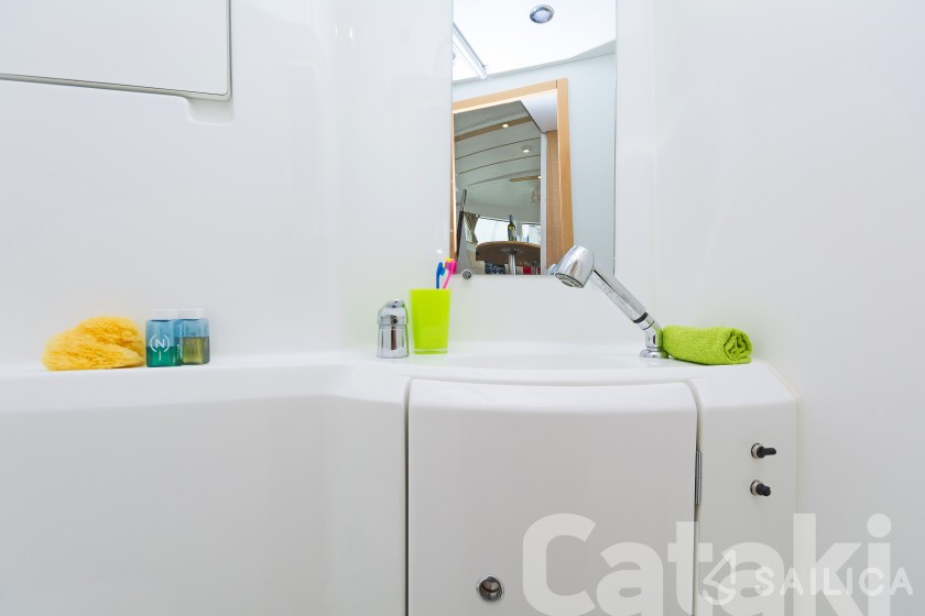 Lagoon 380 S2 - Yacht Charter Sailica