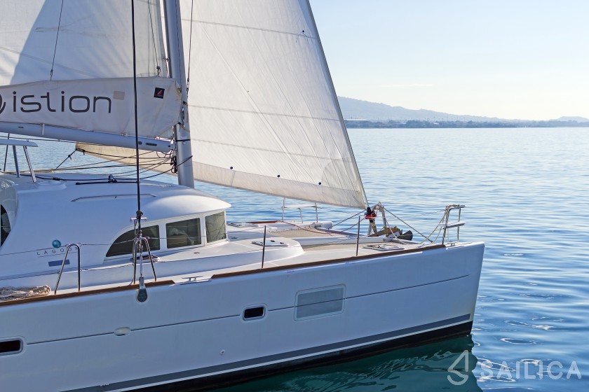 Lagoon 380 S2 - Yacht Charter Sailica