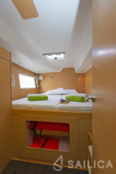 Lagoon 380 S2 - Yacht Charter Sailica