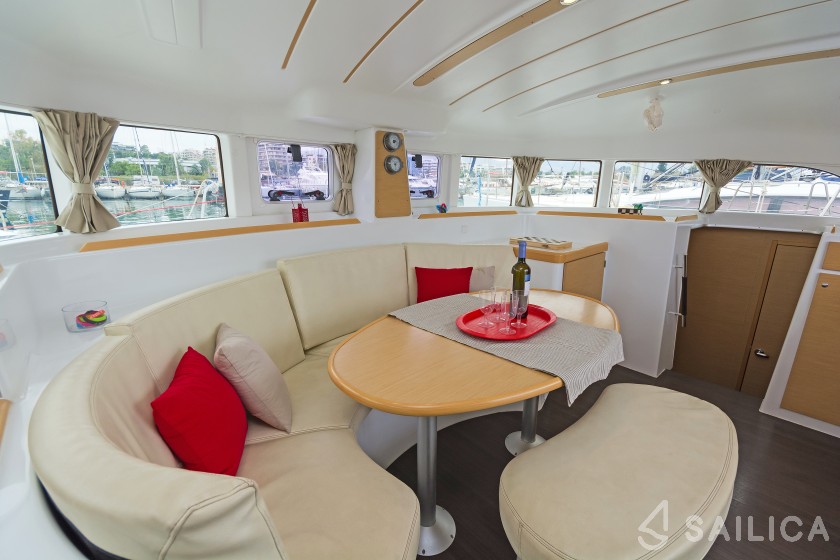 Lagoon 380 S2 - Yacht Charter Sailica