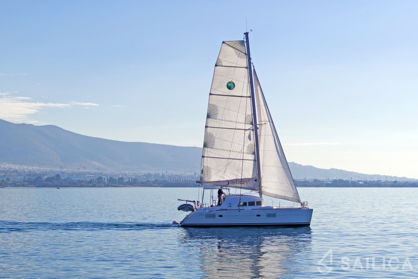 Lagoon 380 S2 - Yacht Charter Sailica