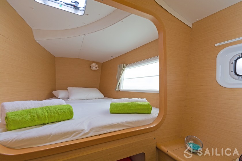 Lagoon 380 S2 - Yacht Charter Sailica