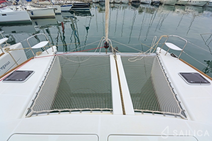 Lagoon 380 S2 - Yacht Charter Sailica